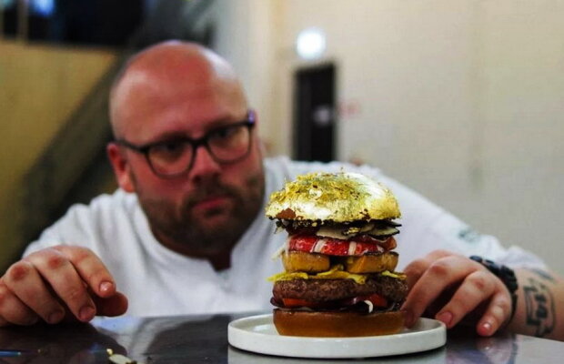 Acesta este cel mai scump hamburger din lume! Tu ai da atât de mulți bani pentru el?