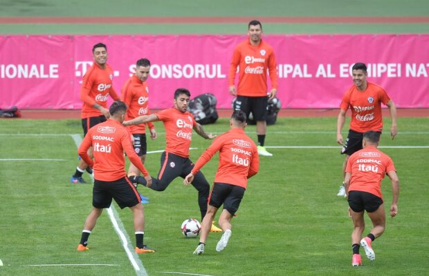 GALERIE FOTO Selecționerul Pizzi laudă naționala României: "E un adversar foarte puternic" » Imagini de la ședința de pregătire a chilienilor de azi