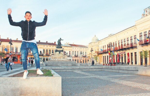 Reportaj cu noua "perlă" a fotbalului românesc! A fost dorit deja de Dinamo și Viitorul: "Mingea a fost singura mea jucărie"
