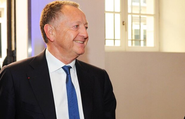 Cel mai superstițios președinte de club din fotbalul mondial » Descoperă ce are în fiecare buzunar!