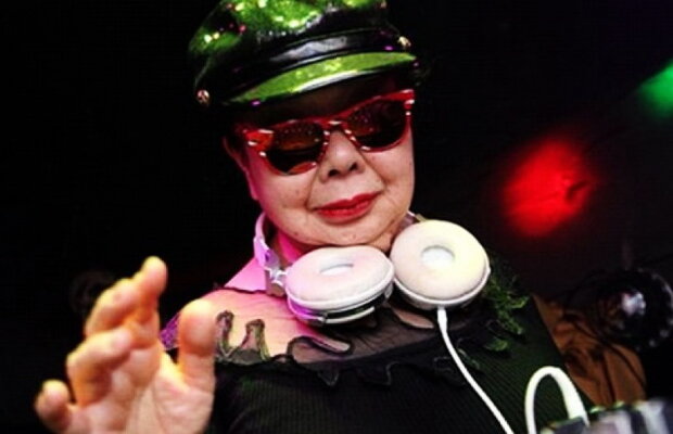 VIDEO Are 82 de ani și este cea mai bătrână DJ din lume