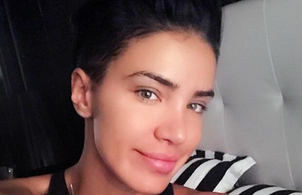 FOTO Adelina Pestrițu, poză din dormitor! Uite cât de sexy poate să doarmă îmbrăcată