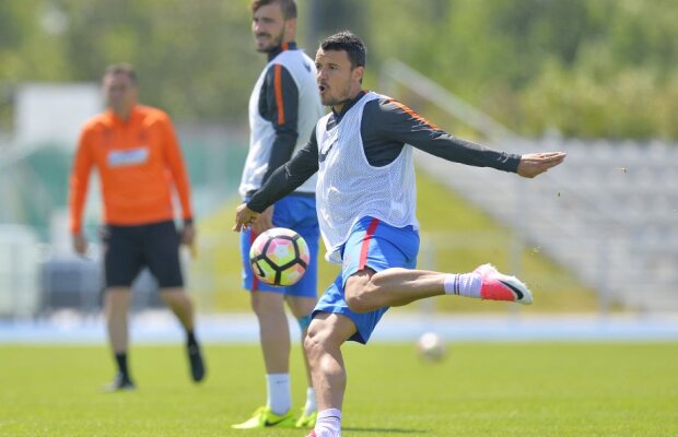 Corespondență din Slovacia » Budescu, de nerecunoscut în cantonament! Cum s-a schimbat vedeta stelistă și cum îl imită pe Ibrahimovici