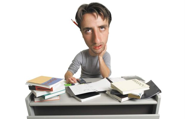 Perle la admitere :) Cele mai amuzante răspunsuri ale elevilor: "Domnișoara poetă a făcut o figură frumoasă, cum se spune la fotbal”