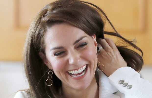 GALERIE FOTO Acum este una dintre cele mai elegante şi apreciate femei din lume, însă iat-o cum arăta când era mică! Tot internetul a văzut poza