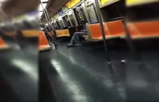 VIDEO Gestul care a lăsat fără cuvinte o lume întreagă. Uite ce a putut să facă un bărbat pentru un om al străzii!