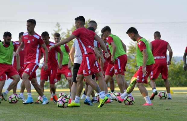 CORESPONDENȚĂ DIN SLOVENIA » Reacția celui mai bun jucător dinamovist după încă o înfrângere: "Se vede oboseala! Așteptăm transferurile"