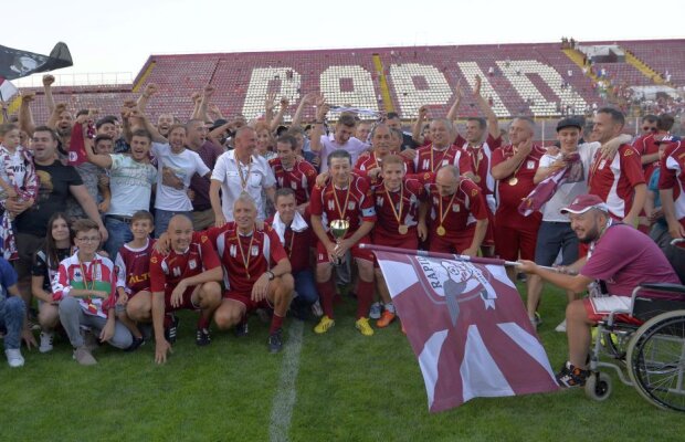 VIDEO+FOTO » Adio, bătrâne! Ultimele meciuri pe Giulești, înainte de demolare: Rapid a câștigat patrulaterul de gală, în fața a 3.000 de suporteri