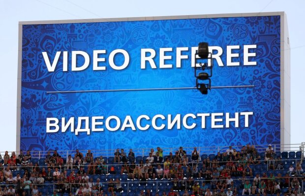 Șeful arbitrilor FIFA pledează pentru tehnologia VAR: "Mai bine decidem lent și corect decât să trecem peste greșeli"