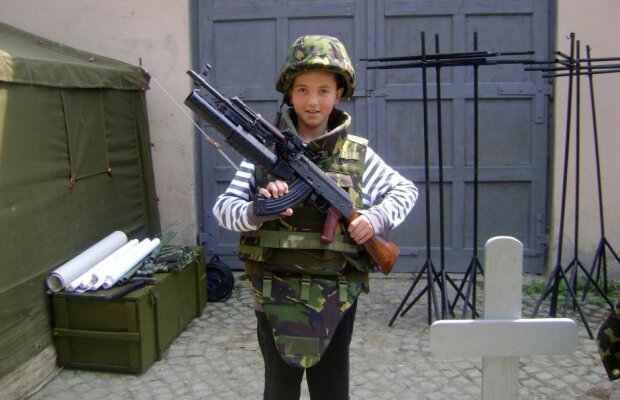 EXCLUSIV Cine e Andrei Vlad, portarul rebel care le-a învrăjbit pe CS U și FCSB, alegând o suspendare enormă decât să mai stea la Craiova + Reacția lui Becali: "Nu risc nici pentru Iașin!"