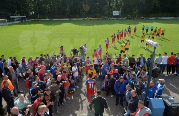 VIDEO+FOTO Iubiți și la 2.000 km de casă » Superatmosferă făcută de românii din Olanda la meciul lui FCSB