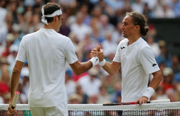 FOTO Wimbledon, ziua 2 » Scenarii identice pentru Djokovici şi Federer: au stat pe teren doar 44 de minute