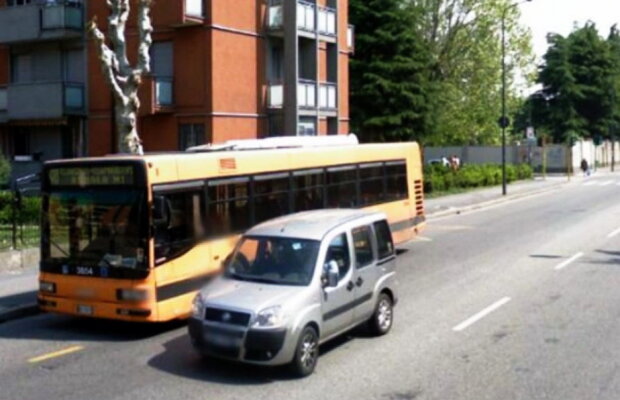 Ca în filmele pentru adulți: a oprit autobuzul pentru a face sex cu o pasageră