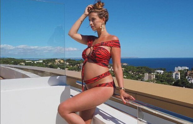 FOTO Ea este cea mai sexy gravidă a momentului. Este mai senzuală decât o puştoaică!