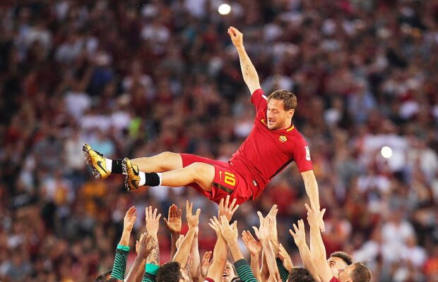 Totti, jucătorul Universului » Își va trimite tricoul cu numărul 10 în spațiu!