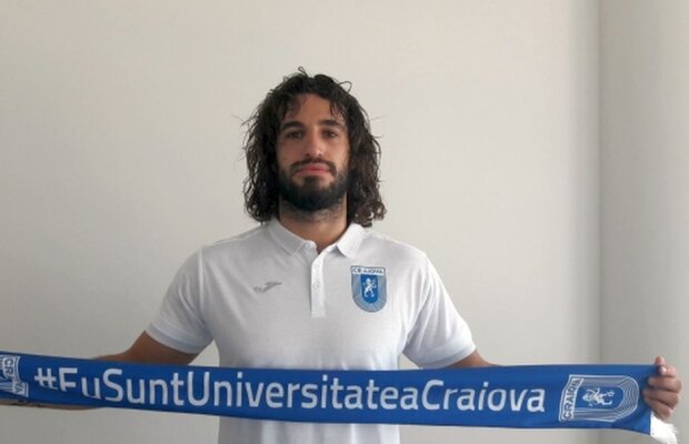 Primele declarații ale noului fundaș al lui CSU Craiova: "Sunt fascinat de fani, sper să fiu adoptat cât mai repede"