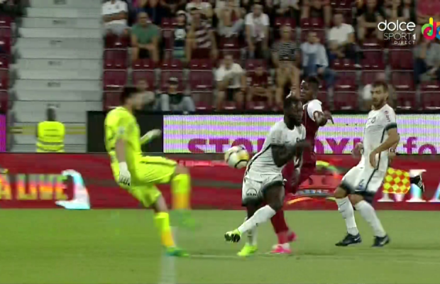 VIDEO + FOTO Autogol caraghios pentru fundașul pe care Becali a pus ochii: a îngropat-o pe Viitorul