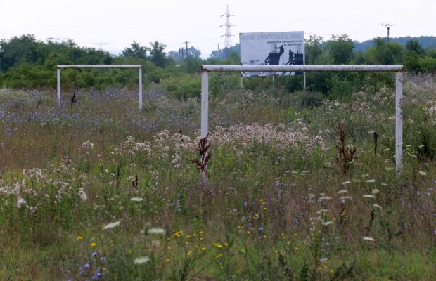 Donnarumma prin Strehaia, Filiași și Ghelmegioaia » Gazeta a urmat drumul pe care-l va face joi AC Milan pe ruta Craiova - Ișalnița - Filiași - Strehaia - Drobeta Turnu Severin