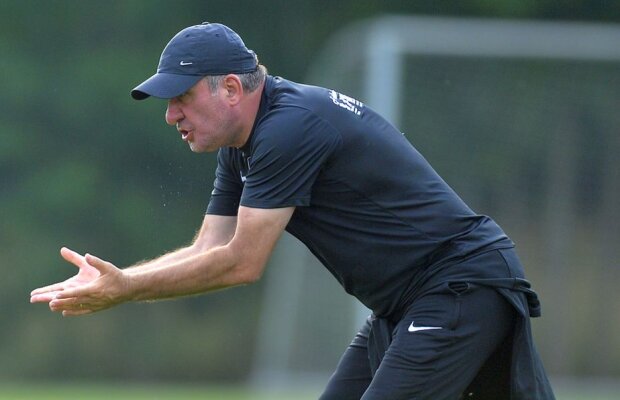 Hagi, reacție nervoasă la conferința de presă! "Regele", nemulțumit de LPF: "Probabil se dorește ca Viitorul să meargă în jos"