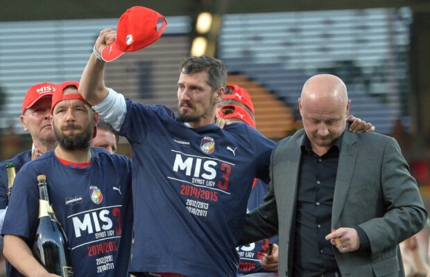 EXCLUSIV Corespondență din Plzen » Tulburător: un fost fotbalist important din Liga 1 luptă cu o boală teribilă și poate muri oricând, dar Viktoria îl ține în continuare sub contract!