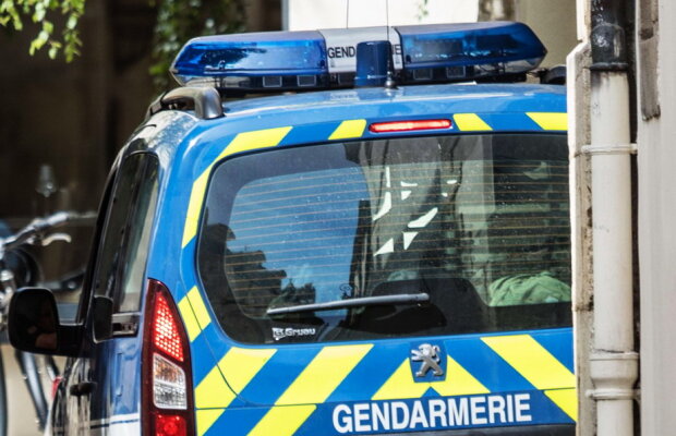 Un cetăţean a anunţat jandarmii că este ameninţat de oameni înarmaţi. Când au ajuns, nu le-a venit să creadă ce au auzit!