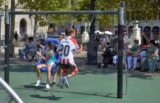 GALERIE FOTO Athletic Bilbao - Dinamo » Corespondență din Spania // Aduriz și restul: "Nu există fan care să nu aibă tricoul cu el"