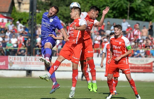 UTA a câștigat la limită primul meci al sezonului, dar antrenorul are o problemă: "Îmi este greu să fac echipa de start!"