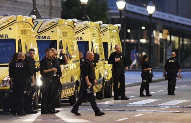 Spania, unită după tragedia care a zguduit Barcelona: "Nu ne predăm! Basta!" 