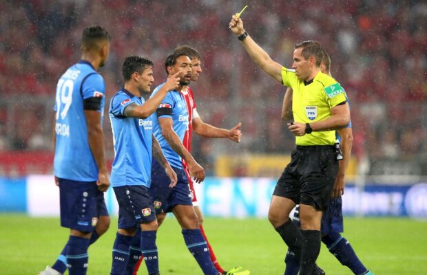 VIDEO Premieră în fotbalul mondial: Bayern Munchen a primit primul penalty prin intermediul tehnologiei video! + A fost cea mai lungă pauză între reprize a secolului