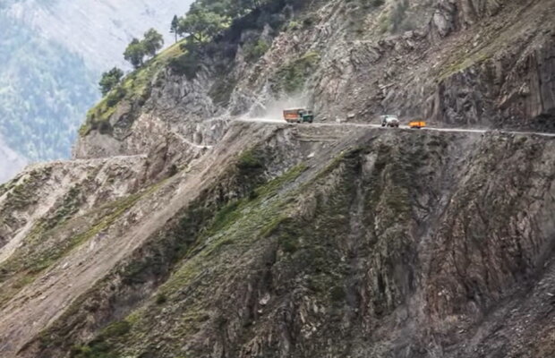 VIDEO Acesta este topul celor mai periculoase drumuri din lume. Unul este din România