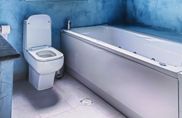 O femeie din India a obținut divorțul din cauză că soțul nu i-a făcut o toaletă