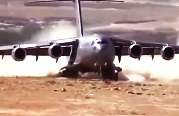 VIDEO Acestea sunt cele mai periculoase aterizări şi decolări! Ai curaj să priveşti?