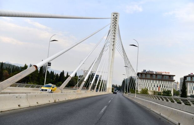 Corespondență din Podgorica // Fotoreportaj în orașul în care România va evolua împotriva Muntenegrului » Urziceni ex-iugoslav