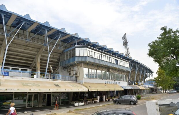 Corespondență din Podgorica // FOTO Stadionul pe care se va juca Muntenegru - România bate Arena Națională » Dărăpănat, dar exploatat la maximum!