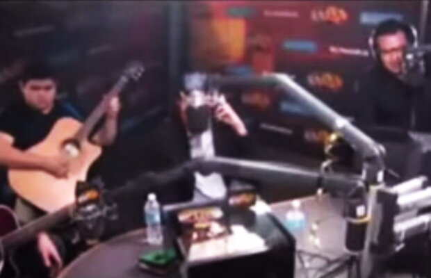 VIDEO Incredibil! I-a dedicat o melodie la radio iubitei și așa a aflat că îl înșeală!