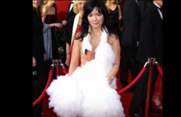 VIDEO Acestea sunt cele mai urâte rochii de mireasă. Bărbații s-ar gândi de două ori înainte să spună "DA"