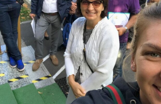 FOTO Halep a tăiat coada de la ambasadă » Reacția oamenilor care așteptau în această dimineață pentru viză 