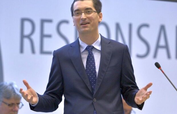 FOTO EXCLUSIV Atac împotriva președintelui FRF, într-o scrisoare trimisă membrilor Adunării Generale: "Fotbalul trebuie scos din prăpastia adusă de Burleanu"