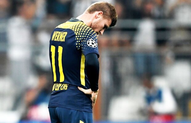 VIDEO I s-a făcut rău pe teren » Un jucător de la RB Leipzig a cerut schimbarea după 30 de minute