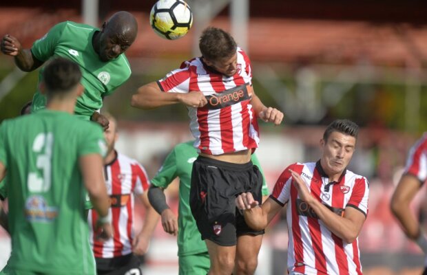 FOTO Mesaj dur de la Peluza Sud Dinamo către jucători: "Mai bine cântați voi și jucăm noi"