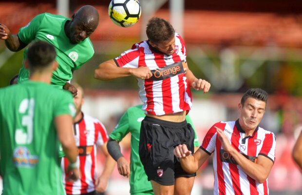 Cornel Dinu likes this: stranierii lui Dinamo, în frunte cu Katsikas, au luat note rușinoase cu Chiajna!