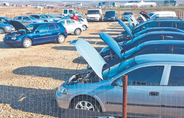 E oficial: se reintroduce taxa pe poluare! Ce se va întâmpla cu parcul auto din România