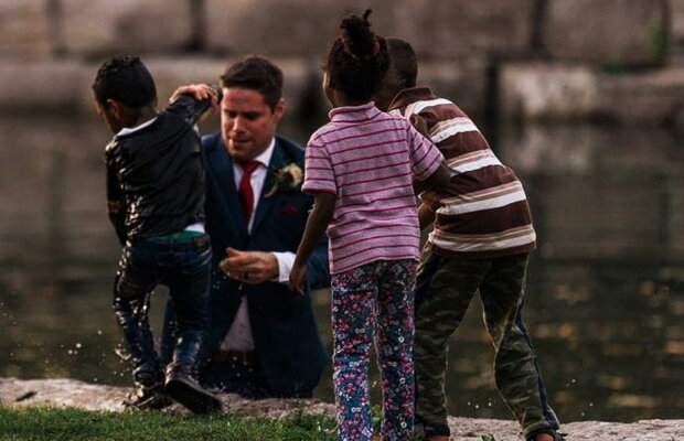 A salvat un copil de la înec, chiar în ziua nunţii lui!