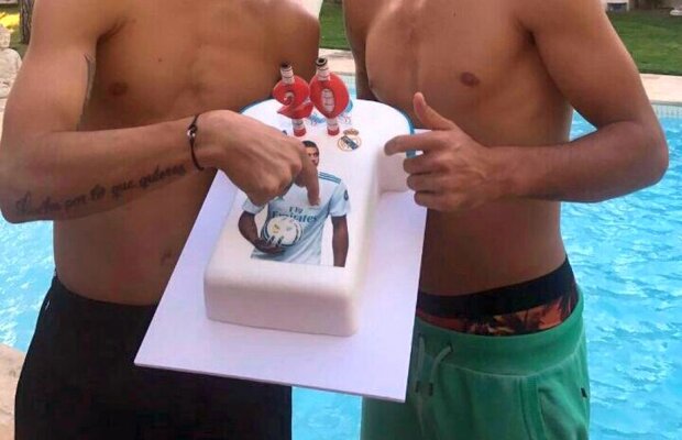 FOTO Un jucător al lui Zidane a șocat de ziua lui » S-a pozat cu pistolul la cap, iar fratele lui a stricat sigla lui Real Madrid