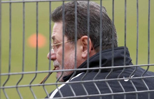 EXCLUSIV Replica lui Dinu după ce Lupu l-a făcut înfumurat: "L-am slăbit 9 kilograme în 10 zile! A agățat vreo trei ca să joace poker, având lângă piciorul mesei o sticlă de vin"