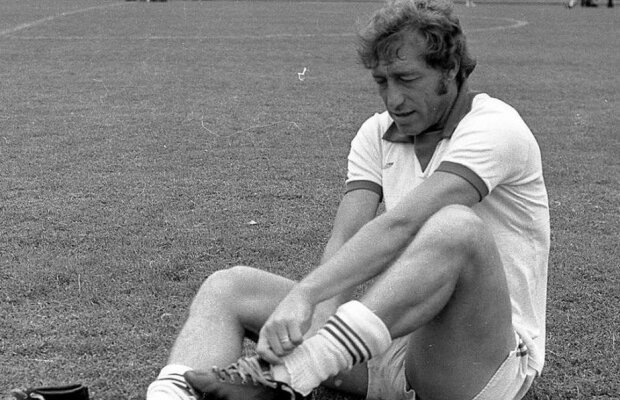 VIDEO Recordul lui Dobrin a căzut cu o zi înainte să se împlinească 10 ani de la moartea lui » Gică Hagi, criticat pentru gestul făcut