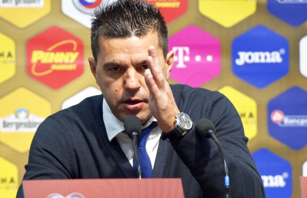 EXCLUSIV Contra, față-n față cu oameni din fotbalul românesc » Serie de întrebări tari pentru selecționer: "Nu crezi că insişti cu jucători cu vârste cam înaintate?"