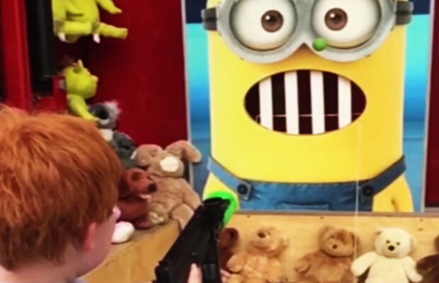 VIDEO Acestea sunt cele mai amuzante 10 minute de videoclip. Vei râde cu lacrimi!