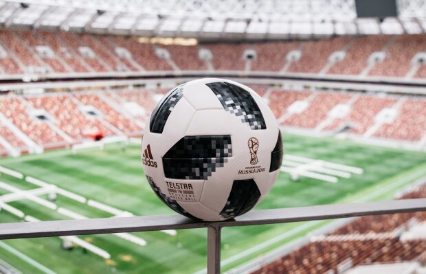   GALERIE FOTO Ultima nebunie lansată în fotbalul mondial » Ce conține mingea de la Mondialul din Rusia