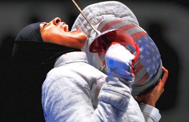 Prima femeie musulmană care a concurat pentru SUA cu hijab va avea o copie în miniatură » Face parte din linia care celebrează femeile excepționale